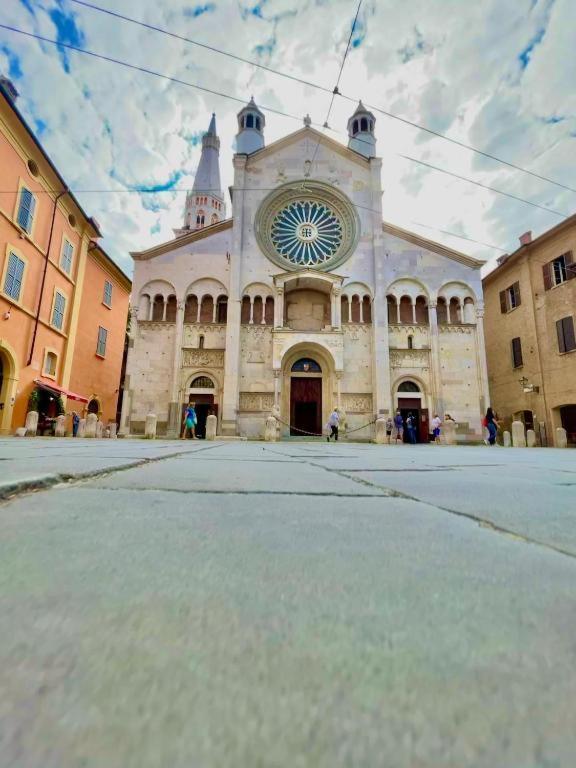 Residence Del Centro Modena Exteriör bild