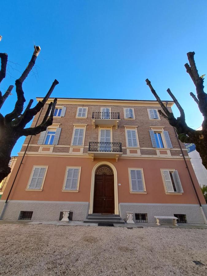 Residence Del Centro Modena Exteriör bild