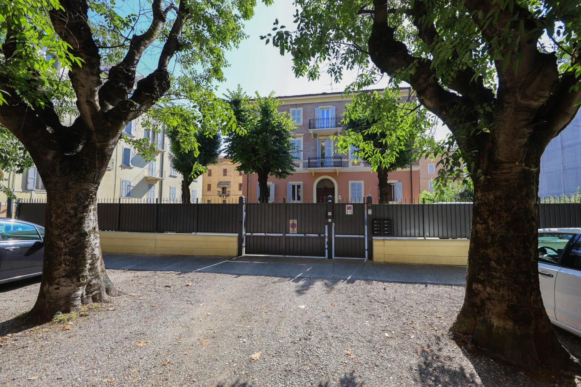Residence Del Centro Modena Exteriör bild