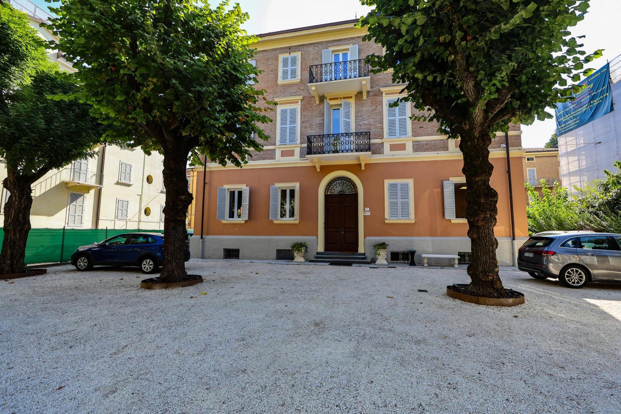 Residence Del Centro Modena Exteriör bild